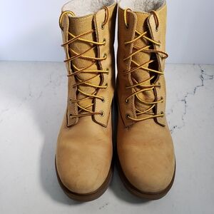 Timerland Women's Lace up Boots in Wheat size 6.5